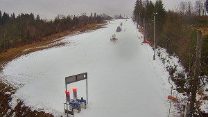 Skiareál Troják - Kamera u nástupu na vlek svah A - 5.12.2025 v 07:35 Skiareál Troják - Kamera u nástupu na vlek svah A - 5.12.2025 v 07:35
