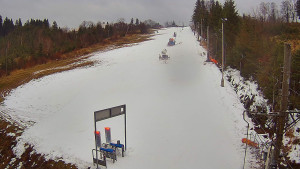 Skiareál Troják - Kamera u nástupu na vlek svah A - 5.12.2025 v 08:05 Skiareál Troják - Kamera u nástupu na vlek svah A - 5.12.2025 v 08:05