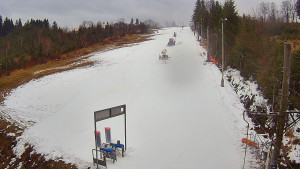 Skiareál Troják - Kamera u nástupu na vlek svah A - 5.12.2025 v 08:25 Skiareál Troják - Kamera u nástupu na vlek svah A - 5.12.2025 v 08:25