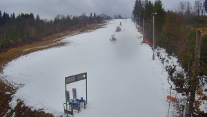 Skiareál Troják - Kamera u nástupu na vlek svah A - 5.12.2025 v 10:05 Skiareál Troják - Kamera u nástupu na vlek svah A - 5.12.2025 v 10:05
