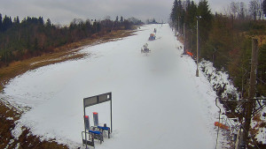 Skiareál Troják - Kamera u nástupu na vlek svah A - 5.12.2025 v 10:10 Skiareál Troják - Kamera u nástupu na vlek svah A - 5.12.2025 v 10:10