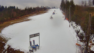 Skiareál Troják - Kamera u nástupu na vlek svah A - 5.12.2025 v 10:30 Skiareál Troják - Kamera u nástupu na vlek svah A - 5.12.2025 v 10:30