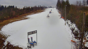 Skiareál Troják - Kamera u nástupu na vlek svah A - 5.12.2025 v 10:40 Skiareál Troják - Kamera u nástupu na vlek svah A - 5.12.2025 v 10:40