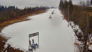 Skiareál Troják - Kamera u nástupu na vlek svah A - 5.12.2025 v 11:15 Skiareál Troják - Kamera u nástupu na vlek svah A - 5.12.2025 v 11:15