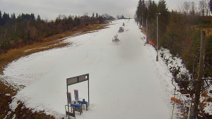 Skiareál Troják - Kamera u nástupu na vlek svah A - 5.12.2025 v 11:20 Skiareál Troják - Kamera u nástupu na vlek svah A - 5.12.2025 v 11:20