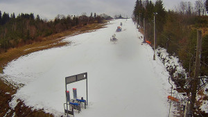 Skiareál Troják - Kamera u nástupu na vlek svah A - 5.12.2025 v 12:05 Skiareál Troják - Kamera u nástupu na vlek svah A - 5.12.2025 v 12:05