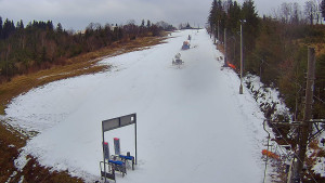 Skiareál Troják - Kamera u nástupu na vlek svah A - 5.12.2025 v 13:00 Skiareál Troják - Kamera u nástupu na vlek svah A - 5.12.2025 v 13:00