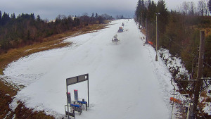 Skiareál Troják - Kamera u nástupu na vlek svah A - 5.12.2025 v 13:10 Skiareál Troják - Kamera u nástupu na vlek svah A - 5.12.2025 v 13:10