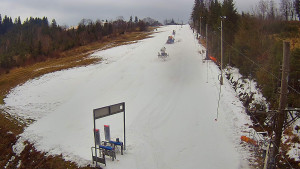 Skiareál Troják - Kamera u nástupu na vlek svah A - 5.12.2025 v 13:25 Skiareál Troják - Kamera u nástupu na vlek svah A - 5.12.2025 v 13:25