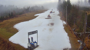 Skiareál Troják - Kamera u nástupu na vlek svah A - 11.12.2025 v 12:00 Skiareál Troják - Kamera u nástupu na vlek svah A - 11.12.2025 v 12:00