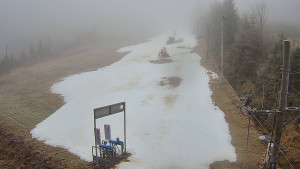 Skiareál Troják - Kamera u nástupu na vlek svah A - 13.12.2025 v 10:05 Skiareál Troják - Kamera u nástupu na vlek svah A - 13.12.2025 v 10:05