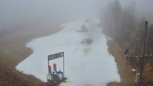 Skiareál Troják - Kamera u nástupu na vlek svah A - 13.12.2025 v 15:00 Skiareál Troják - Kamera u nástupu na vlek svah A - 13.12.2025 v 15:00