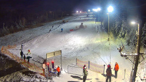 Skiareál Troják - Kamera u nástupu na vlek svah A - 30.12.2025 v 18:25 Skiareál Troják - Kamera u nástupu na vlek svah A - 30.12.2025 v 18:25