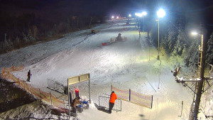 Skiareál Troják - Kamera u nástupu na vlek svah A - 30.12.2025 v 18:30 Skiareál Troják - Kamera u nástupu na vlek svah A - 30.12.2025 v 18:30
