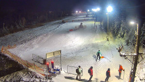 Skiareál Troják - Kamera u nástupu na vlek svah A - 30.12.2025 v 19:15 Skiareál Troják - Kamera u nástupu na vlek svah A - 30.12.2025 v 19:15