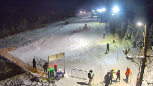 Skiareál Troják - Kamera u nástupu na vlek svah A - 30.12.2025 v 19:25 Skiareál Troják - Kamera u nástupu na vlek svah A - 30.12.2025 v 19:25