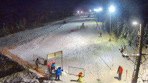 Skiareál Troják - Kamera u nástupu na vlek svah A - 30.12.2025 v 19:35 Skiareál Troják - Kamera u nástupu na vlek svah A - 30.12.2025 v 19:35