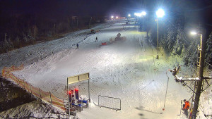 Skiareál Troják - Kamera u nástupu na vlek svah A - 30.12.2025 v 19:50 Skiareál Troják - Kamera u nástupu na vlek svah A - 30.12.2025 v 19:50