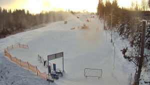 Skiareál Troják - Kamera u nástupu na vlek svah A - 5.1.2026 v 08:20 Skiareál Troják - Kamera u nástupu na vlek svah A - 5.1.2026 v 08:20