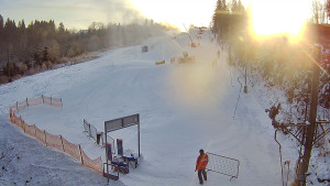 Skiareál Troják - Kamera u nástupu na vlek svah A - 5.1.2026 v 09:15 Skiareál Troják - Kamera u nástupu na vlek svah A - 5.1.2026 v 09:15