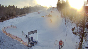 Skiareál Troják - Kamera u nástupu na vlek svah A - 5.1.2026 v 09:25 Skiareál Troják - Kamera u nástupu na vlek svah A - 5.1.2026 v 09:25