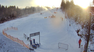 Skiareál Troják - Kamera u nástupu na vlek svah A - 5.1.2026 v 09:35 Skiareál Troják - Kamera u nástupu na vlek svah A - 5.1.2026 v 09:35