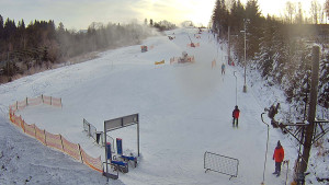 Skiareál Troják - Kamera u nástupu na vlek svah A - 5.1.2026 v 10:30 Skiareál Troják - Kamera u nástupu na vlek svah A - 5.1.2026 v 10:30