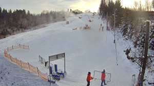 Skiareál Troják - Kamera u nástupu na vlek svah A - 5.1.2026 v 10:35 Skiareál Troják - Kamera u nástupu na vlek svah A - 5.1.2026 v 10:35