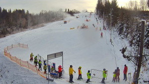 Skiareál Troják - Kamera u nástupu na vlek svah A - 5.1.2026 v 11:05 Skiareál Troják - Kamera u nástupu na vlek svah A - 5.1.2026 v 11:05