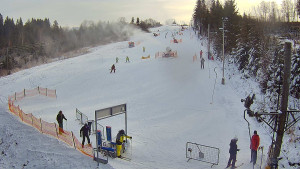 Skiareál Troják - Kamera u nástupu na vlek svah A - 5.1.2026 v 11:20 Skiareál Troják - Kamera u nástupu na vlek svah A - 5.1.2026 v 11:20