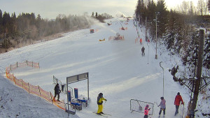 Skiareál Troják - Kamera u nástupu na vlek svah A - 5.1.2026 v 11:30 Skiareál Troják - Kamera u nástupu na vlek svah A - 5.1.2026 v 11:30