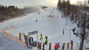 Skiareál Troják - Kamera u nástupu na vlek svah A - 5.1.2026 v 11:35 Skiareál Troják - Kamera u nástupu na vlek svah A - 5.1.2026 v 11:35