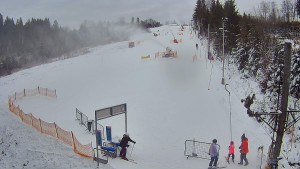 Skiareál Troják - Kamera u nástupu na vlek svah A - 5.1.2026 v 12:15 Skiareál Troják - Kamera u nástupu na vlek svah A - 5.1.2026 v 12:15