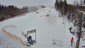 Skiareál Troják - Kamera u nástupu na vlek svah A - 5.1.2026 v 12:40 Skiareál Troják - Kamera u nástupu na vlek svah A - 5.1.2026 v 12:40