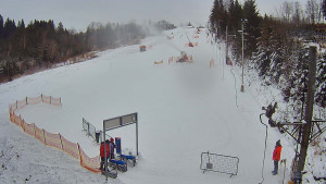 Skiareál Troják - Kamera u nástupu na vlek svah A - 5.1.2026 v 12:50 Skiareál Troják - Kamera u nástupu na vlek svah A - 5.1.2026 v 12:50