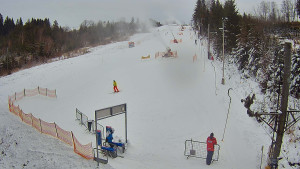 Skiareál Troják - Kamera u nástupu na vlek svah A - 5.1.2026 v 13:15 Skiareál Troják - Kamera u nástupu na vlek svah A - 5.1.2026 v 13:15