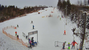 Skiareál Troják - Kamera u nástupu na vlek svah A - 5.1.2026 v 14:30 Skiareál Troják - Kamera u nástupu na vlek svah A - 5.1.2026 v 14:30