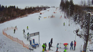 Skiareál Troják - Kamera u nástupu na vlek svah A - 5.1.2026 v 15:00 Skiareál Troják - Kamera u nástupu na vlek svah A - 5.1.2026 v 15:00