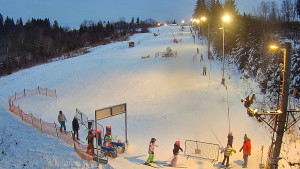 Skiareál Troják - Kamera u nástupu na vlek svah A - 5.1.2026 v 16:15 Skiareál Troják - Kamera u nástupu na vlek svah A - 5.1.2026 v 16:15