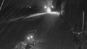 Skiareál Troják - Kamera u nástupu na vlek svah A - 10.1.2026 v 05:15 Skiareál Troják - Kamera u nástupu na vlek svah A - 10.1.2026 v 05:15