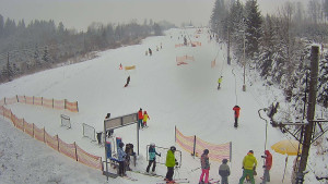 Skiareál Troják - Kamera u nástupu na vlek svah A - 10.1.2026 v 09:40 Skiareál Troják - Kamera u nástupu na vlek svah A - 10.1.2026 v 09:40