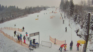 Skiareál Troják - Kamera u nástupu na vlek svah A - 10.1.2026 v 09:55 Skiareál Troják - Kamera u nástupu na vlek svah A - 10.1.2026 v 09:55