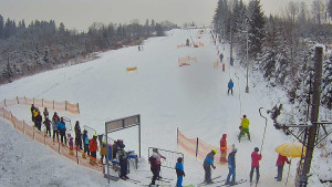 Skiareál Troják - Kamera u nástupu na vlek svah A - 10.1.2026 v 10:05 Skiareál Troják - Kamera u nástupu na vlek svah A - 10.1.2026 v 10:05