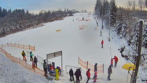 Skiareál Troják - Kamera u nástupu na vlek svah A - 10.1.2026 v 12:45 Skiareál Troják - Kamera u nástupu na vlek svah A - 10.1.2026 v 12:45