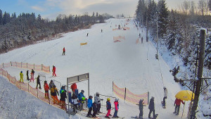 Skiareál Troják - Kamera u nástupu na vlek svah A - 10.1.2026 v 13:00 Skiareál Troják - Kamera u nástupu na vlek svah A - 10.1.2026 v 13:00