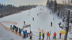 Skiareál Troják - Kamera u nástupu na vlek svah A - 10.1.2026 v 13:55 Skiareál Troják - Kamera u nástupu na vlek svah A - 10.1.2026 v 13:55