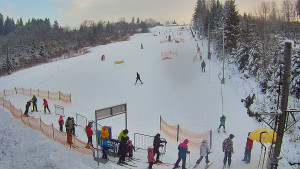 Skiareál Troják - Kamera u nástupu na vlek svah A - 10.1.2026 v 14:00 Skiareál Troják - Kamera u nástupu na vlek svah A - 10.1.2026 v 14:00