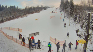 Skiareál Troják - Kamera u nástupu na vlek svah A - 10.1.2026 v 14:05 Skiareál Troják - Kamera u nástupu na vlek svah A - 10.1.2026 v 14:05