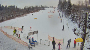 Skiareál Troják - Kamera u nástupu na vlek svah A - 10.1.2026 v 14:35 Skiareál Troják - Kamera u nástupu na vlek svah A - 10.1.2026 v 14:35