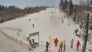 Skiareál Troják - Kamera u nástupu na vlek svah A - 10.1.2026 v 15:00 Skiareál Troják - Kamera u nástupu na vlek svah A - 10.1.2026 v 15:00